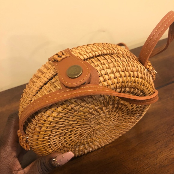 Circular Woven Pocketbook - Picture 4 of 6